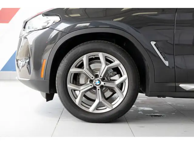 2022 BMW X4 xDrive30i in Cars & Trucks in Vancouver - Image 8