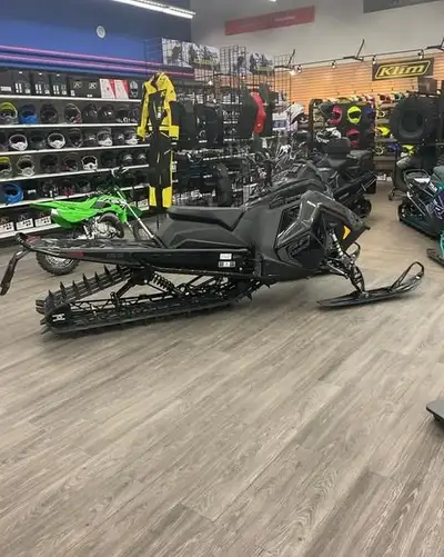 NEW 2025 Polaris 650 RMK SP 155 Shadow Gray / Gloss Black, $98 BI-WEEKLY, $0 DOWN, ALL CREDIT ACCEPT...