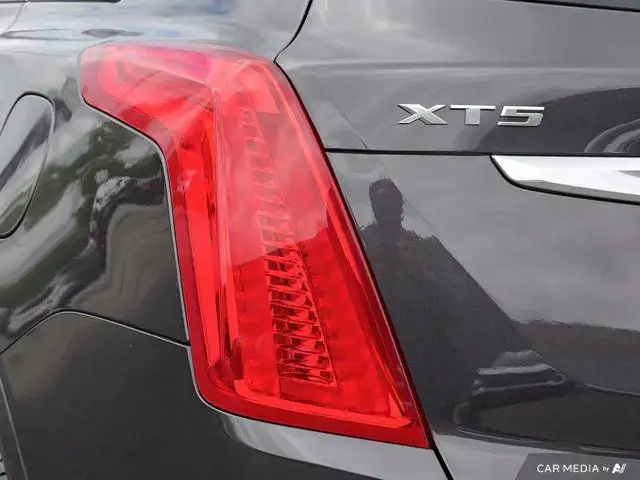 2018 Cadillac XT5 Luxury AWD | Navigation | AWD | Sunroof in Cars & Trucks in Windsor Region - Image 16