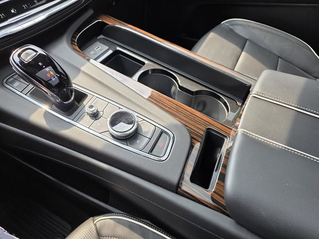 2023 Cadillac Escalade Premium Luxury in Cars & Trucks in Oshawa / Durham Region - Image 4
