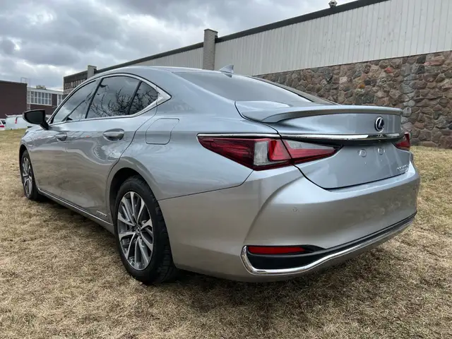 2022 Lexus ES 300h HYBRID REAR VIEW CAMERA SUNROOF NAVI BSM LKA in Cars & Trucks in City of Toronto - Image 8