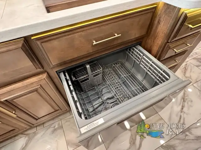 2023 Entegra Coach Cornerstone 45B 605 h.p. 26K Miles in RVs & Motorhomes in Moncton - Image 29