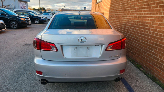 2011 Lexus IS 250 4dr Sdn Auto RWD in Cars & Trucks in Oakville / Halton Region - Image 4