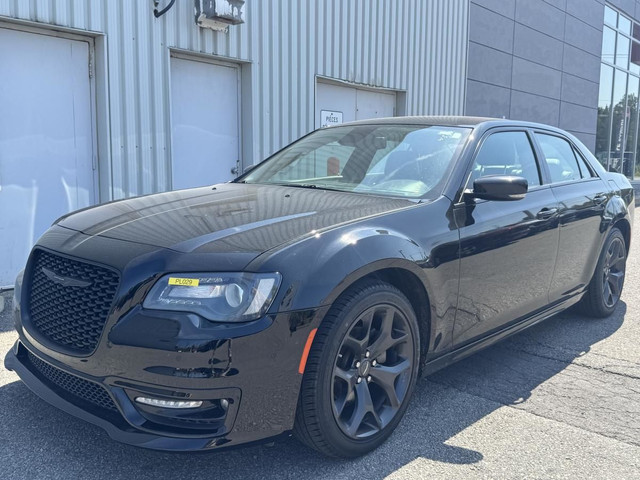 Chrysler 300 300 Touring TI 2022 à vendre in Cars & Trucks in Laurentides