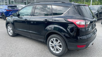 Le Ford Escape SE 2017 est un VUS compact qui combine polyvalence, performances efficaces et technol... (image 8)