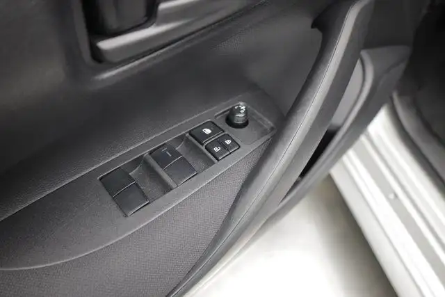 2023 Toyota Corolla LE dans Autos et camions dans Calgary - Image 12