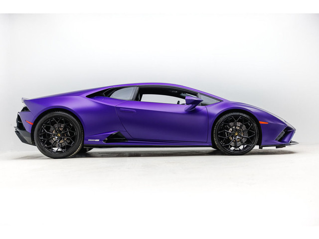  2020 Lamborghini Huracan EVO Coupe RWD in Cars & Trucks in City of Montréal - Image 2