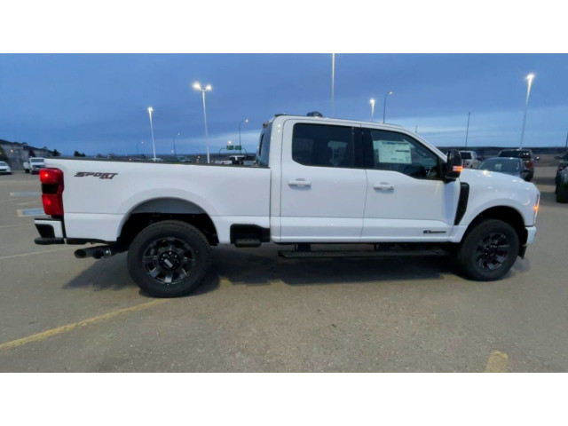  2024 Ford Super Duty F-350 SRW Lariat in Cars & Trucks in Medicine Hat - Image 2