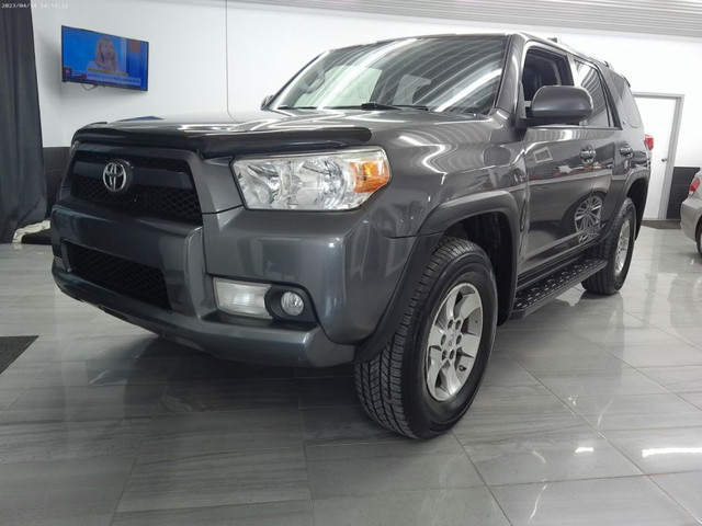 2013 Toyota 4Runner SR5 - Cuir, Toit 4x4 - in Cars & Trucks in Laval / North Shore