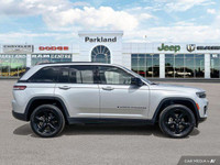 This Jeep Grand Cherokee boasts a Regular Unleaded V-6 3.6 L/220 engine powering this Automatic tran... (image 5)