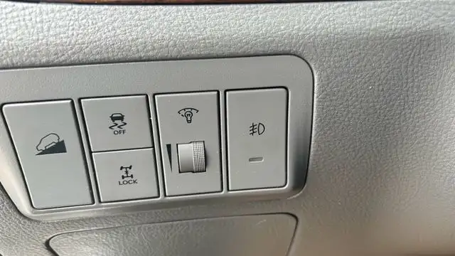 2012 Hyundai Santa Fe GL in Cars & Trucks in Oakville / Halton Region - Image 16