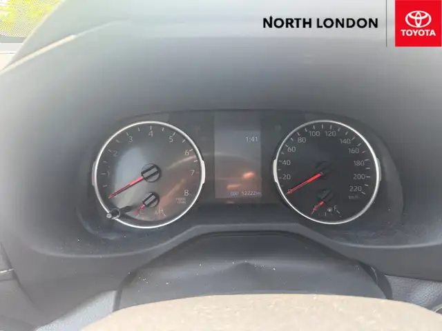 2021 Toyota RAV4 XLE LEASE RETURN - CLEAN CARFAX - ONE OWNER... in Cars & Trucks in London - Image 6