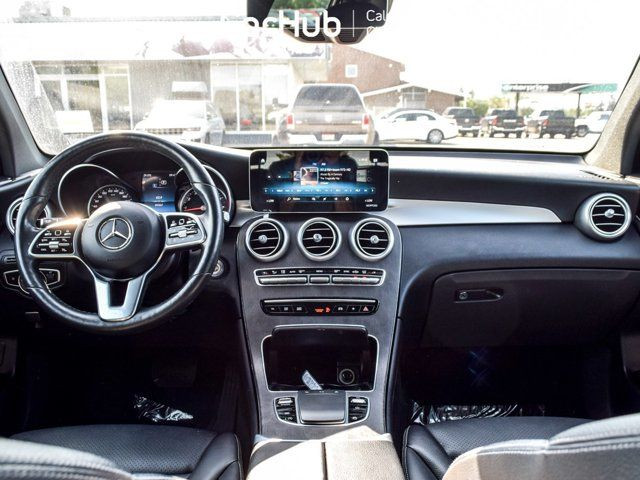 2021 Mercedes-Benz GLC GLC 300 4MATIC Pano Sunroof Blind Spot in Cars & Trucks in Mississauga / Peel Region - Image 2