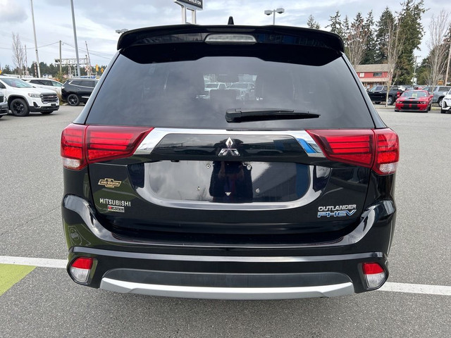  2019 Mitsubishi Outlander PHEV Hybrid 4WD, Heated Seats, No Acc in Cars & Trucks in Nanaimo - Image 4