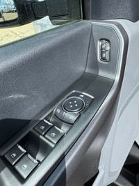 AMVIC Licensed Engine: 8 Cylinder Engine 7.3L Safety Equipment ABS And Driveline Traction Control Si... (image 9)
