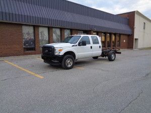 2015 Ford Super Duty F-350 SRW 4WD Crew Cab 176" WB 60" CA XL