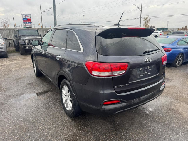2016 Kia Sorento 2.4L LX, ONLY 67,000KMS, NO ACCIDENT, CERTIFIED in Cars & Trucks in London - Image 3