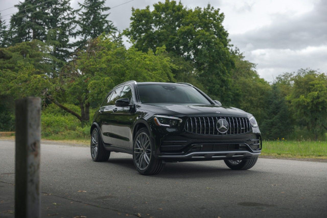 2022 Mercedes-Benz GLC in Cars & Trucks in Delta/Surrey/Langley - Image 2