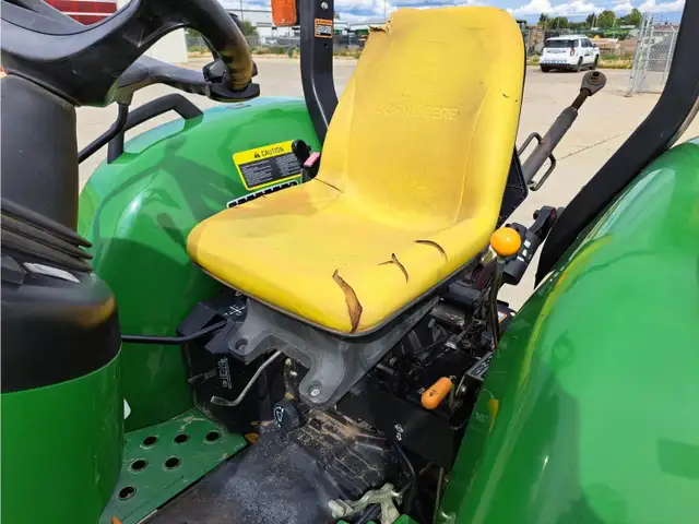 2008 John Deere MFWD Loader Tractor 4105 in Farming Equipment in Grande Prairie - Image 11
