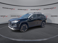 Sunroof, Power Driver's Seat, Leather Seats, Lane Departure, Hitch Receiver, Heated Steering Wheel,... (image 3)