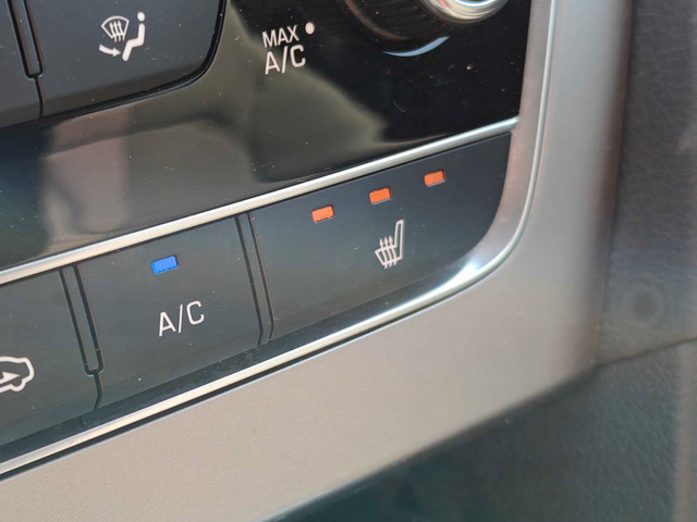 2016 Hyundai Sonata GL in Cars & Trucks in Ottawa - Image 3