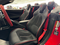 Laissez-nous vous présenter une icône moderne de l’élégance italienne : la Ferrari Roma Spider 2024,... (image 9)