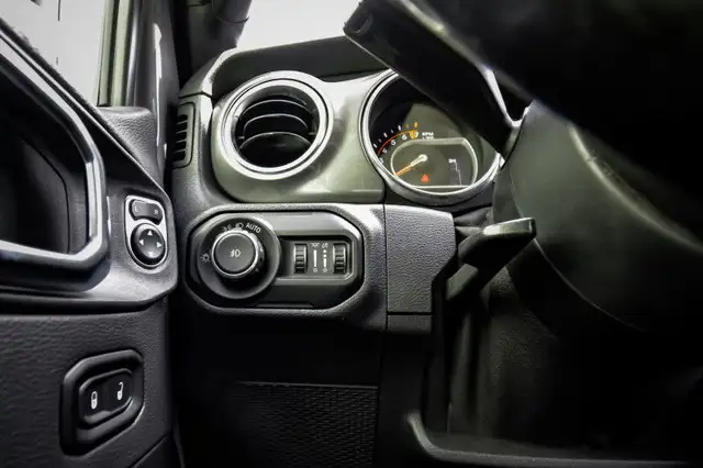 2021 Jeep Wrangler Sahara Unlimited • SIDE STEPS • CP/AA• R-V CA in Cars & Trucks in Ottawa - Image 13