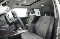 TOW HITCH, KEYLESS START, HEATED STEERING WHEEL, 3RD ROW SEAT, REMOTE ENGINE START, SUN/MOONROOF, BL... (image 8)