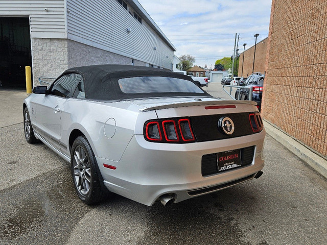 2013 Ford Mustang 2dr Conv V6 Premium in Cars & Trucks in City of Toronto - Image 4