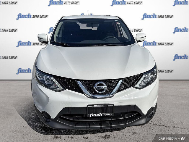 2018 Nissan Qashqai S KEYLESS ENTRY | VERY FUEL EFFICIENT in Cars & Trucks in London - Image 2