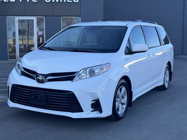  2020 Toyota Sienna LE in Cars & Trucks in Calgary - Image 3