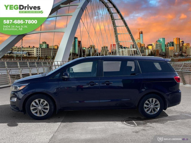 2020 Kia Sedona LX in Cars & Trucks in Edmonton - Image 3