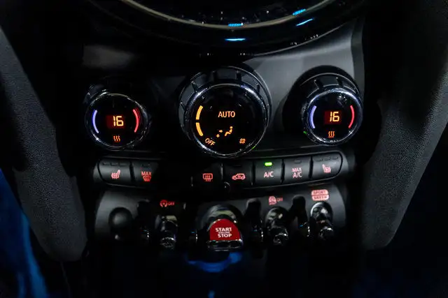 2024 MINI 5 Door Cooper S | Premier | Accès confort | Toit in Cars & Trucks in City of Montréal - Image 22