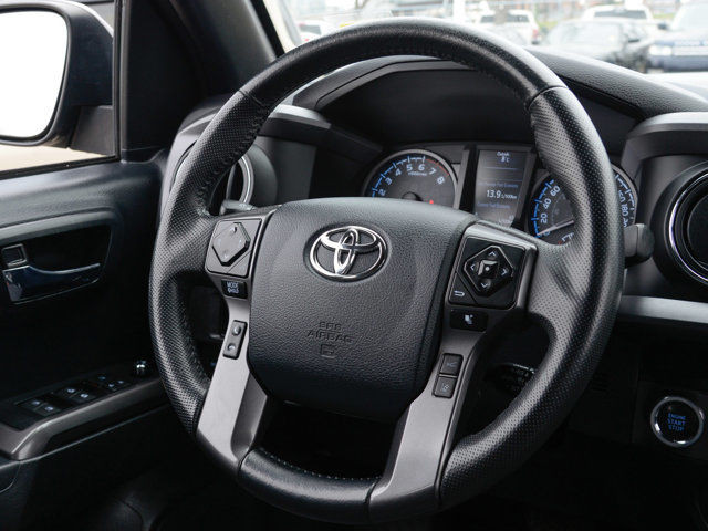 2018 Toyota Tacoma SR5 Double Cab 4x4, Heated Seats in Cars & Trucks in Calgary - Image 4