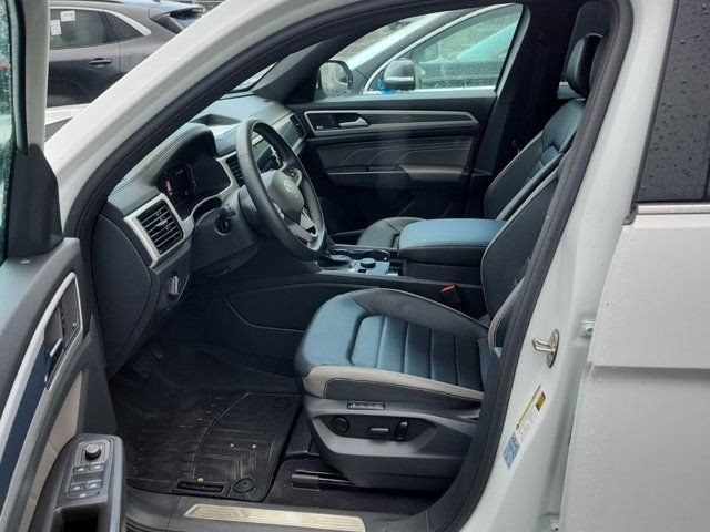 2022 Volkswagen Atlas Cross Sport Highline V6 AWD | Leather in Cars & Trucks in Guelph - Image 3