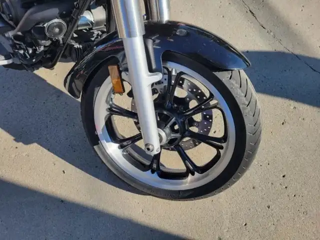 2016 Yamaha V-Star 950 Tourer in Sport Touring in Ottawa - Image 10