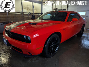 2017 Dodge Challenger SXT  SUNROOF/300 HORSEPOWER!!