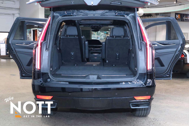 2023 CADILLAC ESCALADE 4WD SPORT - | LOCAL in Cars & Trucks in Winnipeg - Image 4