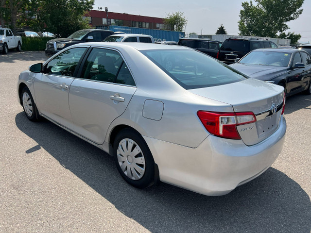 2014 Toyota Camry Hybrid/4.7L/100km/no accident/90k warranty! in Cars & Trucks in Calgary - Image 3