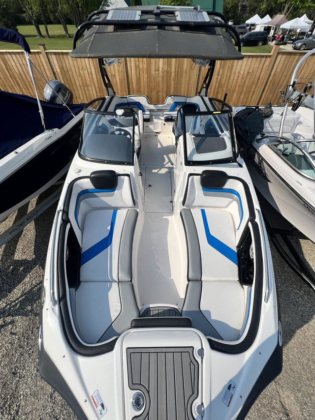 2016 Yamaha 242X in Powerboats & Motorboats in Grand Bend - Image 4