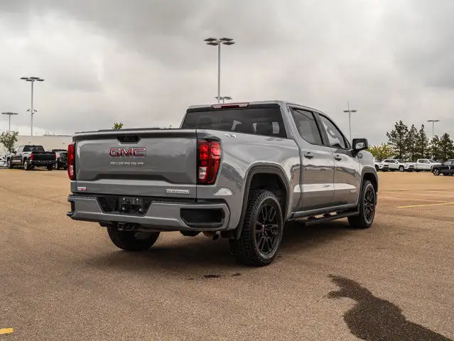 2024 GMC Sierra 1500 Elevation 5.3L dans Autos et camions dans Comté de Strathcona - Image 10