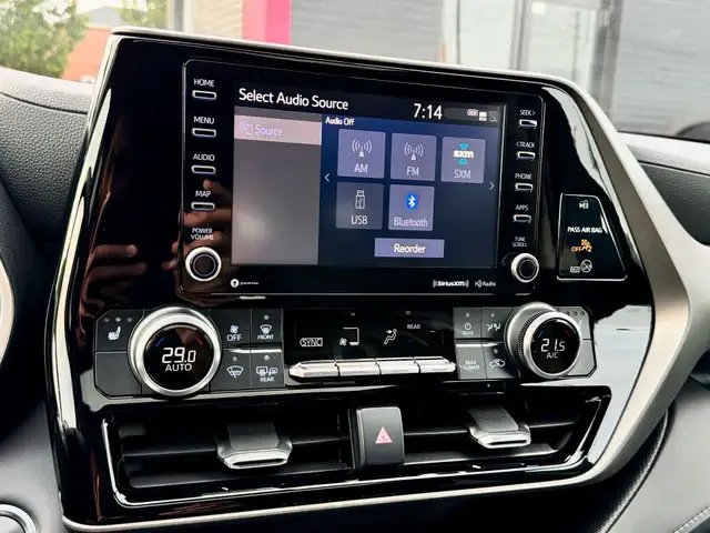 2020 Toyota Highlander XLE AWD|8 PASS|SUNROOF|LEATHER| in Cars & Trucks in City of Toronto - Image 30