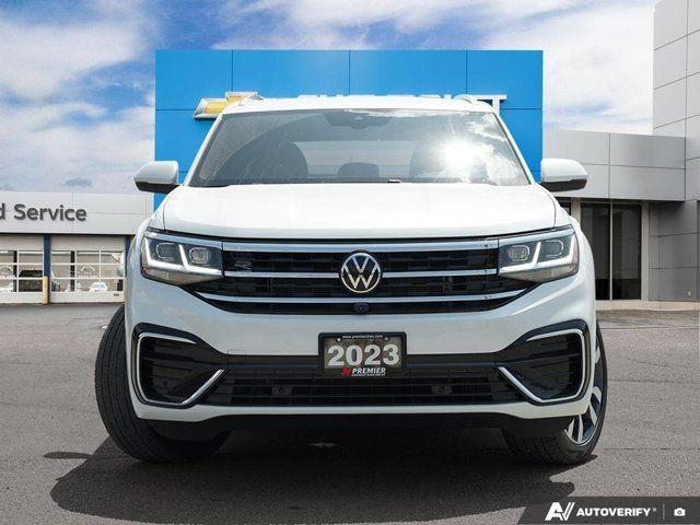 2023 Volkswagen Atlas Cross Sport Execline | Sunroof in Cars & Trucks in Windsor Region - Image 2