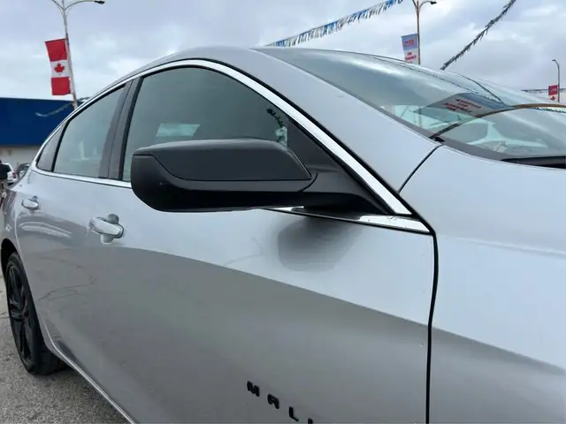 2021 Chevrolet Malibu SPORT EDITION 1OWNER PANORAMIC LOADED WE F in Cars & Trucks in London - Image 23