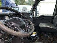2019 INTERNATIONAL LT625;Heavy Duty Trucks - CONVENTIONAL W/O SLEEPER Penske Location 632 BELGRAVE W... (image 9)