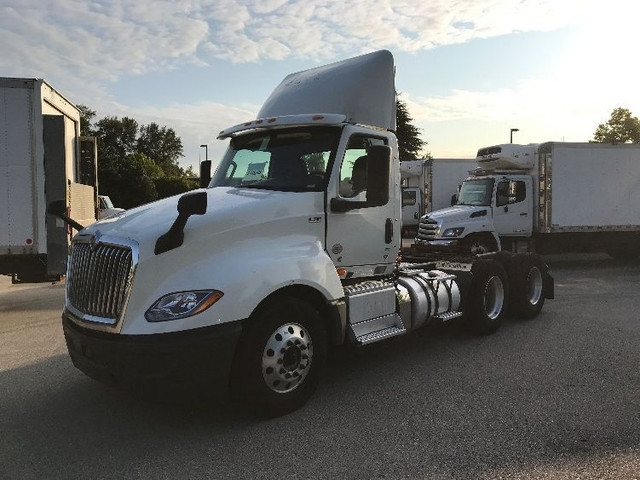 2019 International LT625 dans Camions lourds  à Delta/Surrey/Langley - Image 3