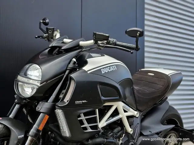 2013 Ducati Diavel AMG in Street, Cruisers & Choppers in Oshawa / Durham Region - Image 13