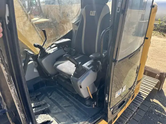 2018 Cat 315FLCR Excavator with Thumb #9708 DP in Heavy Equipment in Edmonton - Image 35