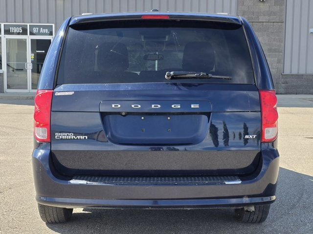 2015 Dodge Grand Caravan SXT in Cars & Trucks in Grande Prairie - Image 4