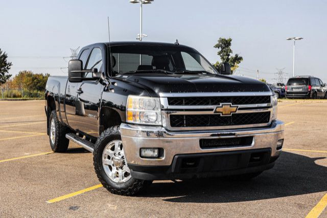 2011 Chevrolet Silverado 2500HD LTZ 6.0L in Cars & Trucks in Strathcona County - Image 2